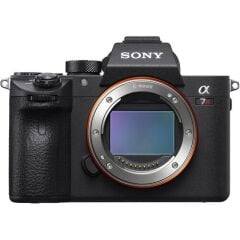 Sony A7R III Mirrorless Body (ILCE‑7RM3/B)