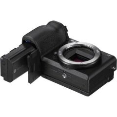 Sony α6600 (ILCE‑6600M/B) – Kit Şekilde (18‑135 mm)